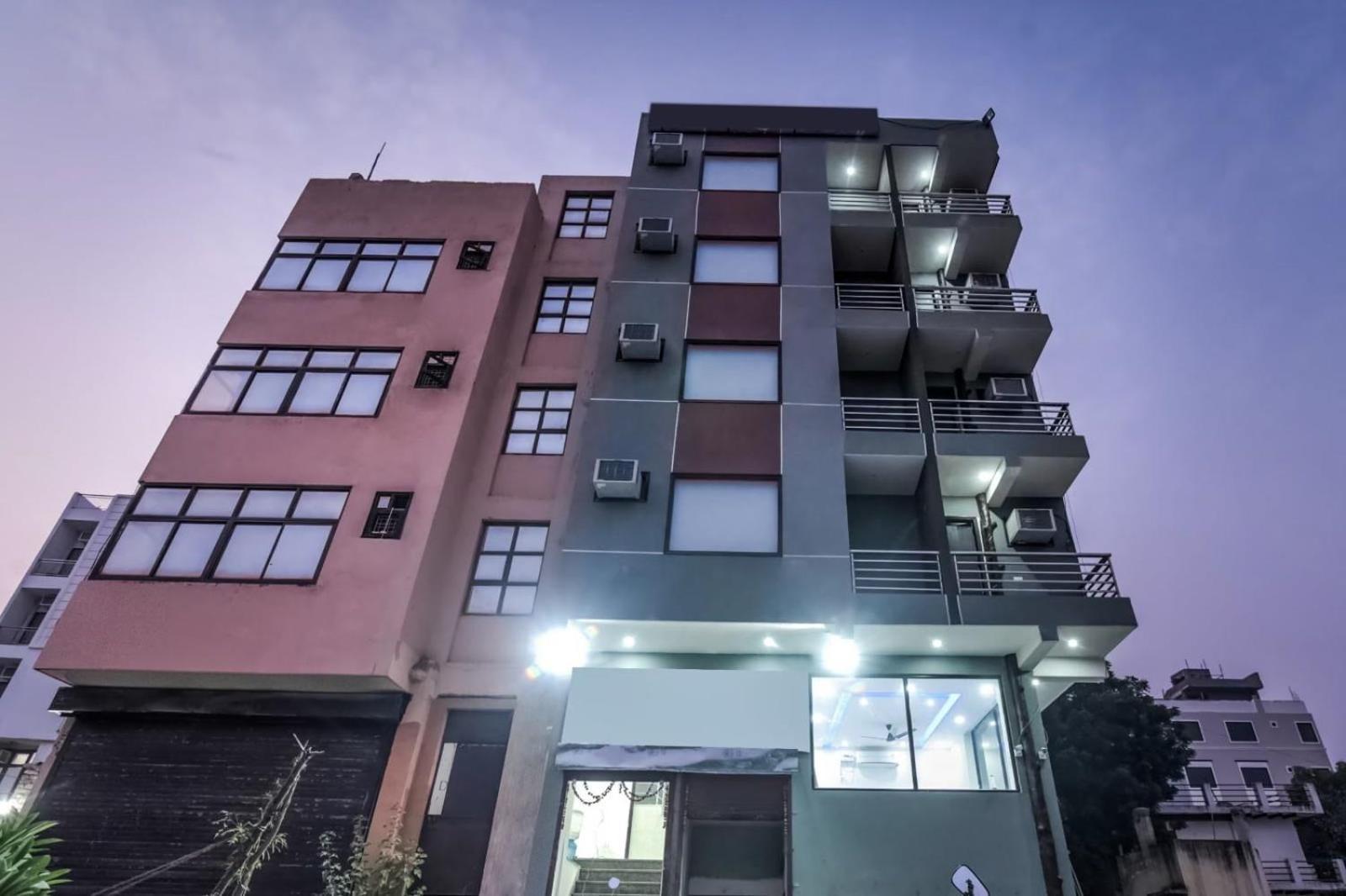 Hotel Aerostar Gold - Opposite Max Healthcare 德里 外观 照片