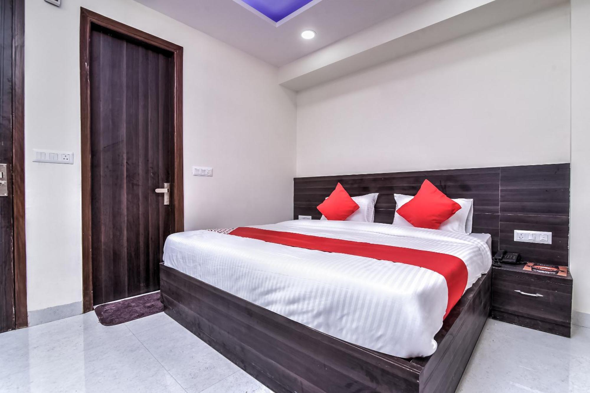 Hotel Aerostar Gold - Opposite Max Healthcare 德里 外观 照片