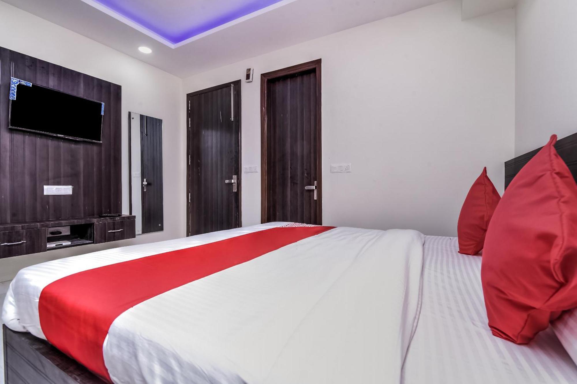 Hotel Aerostar Gold - Opposite Max Healthcare 德里 外观 照片