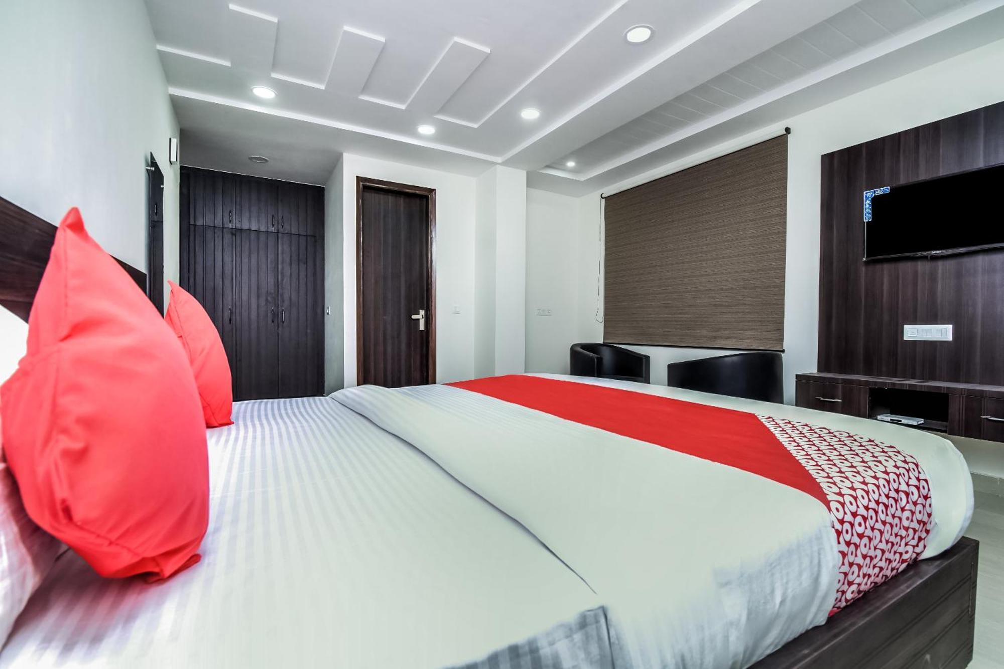 Hotel Aerostar Gold - Opposite Max Healthcare 德里 外观 照片