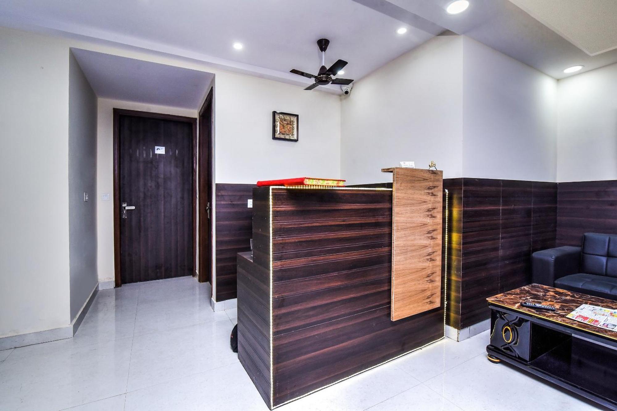 Hotel Aerostar Gold - Opposite Max Healthcare 德里 外观 照片