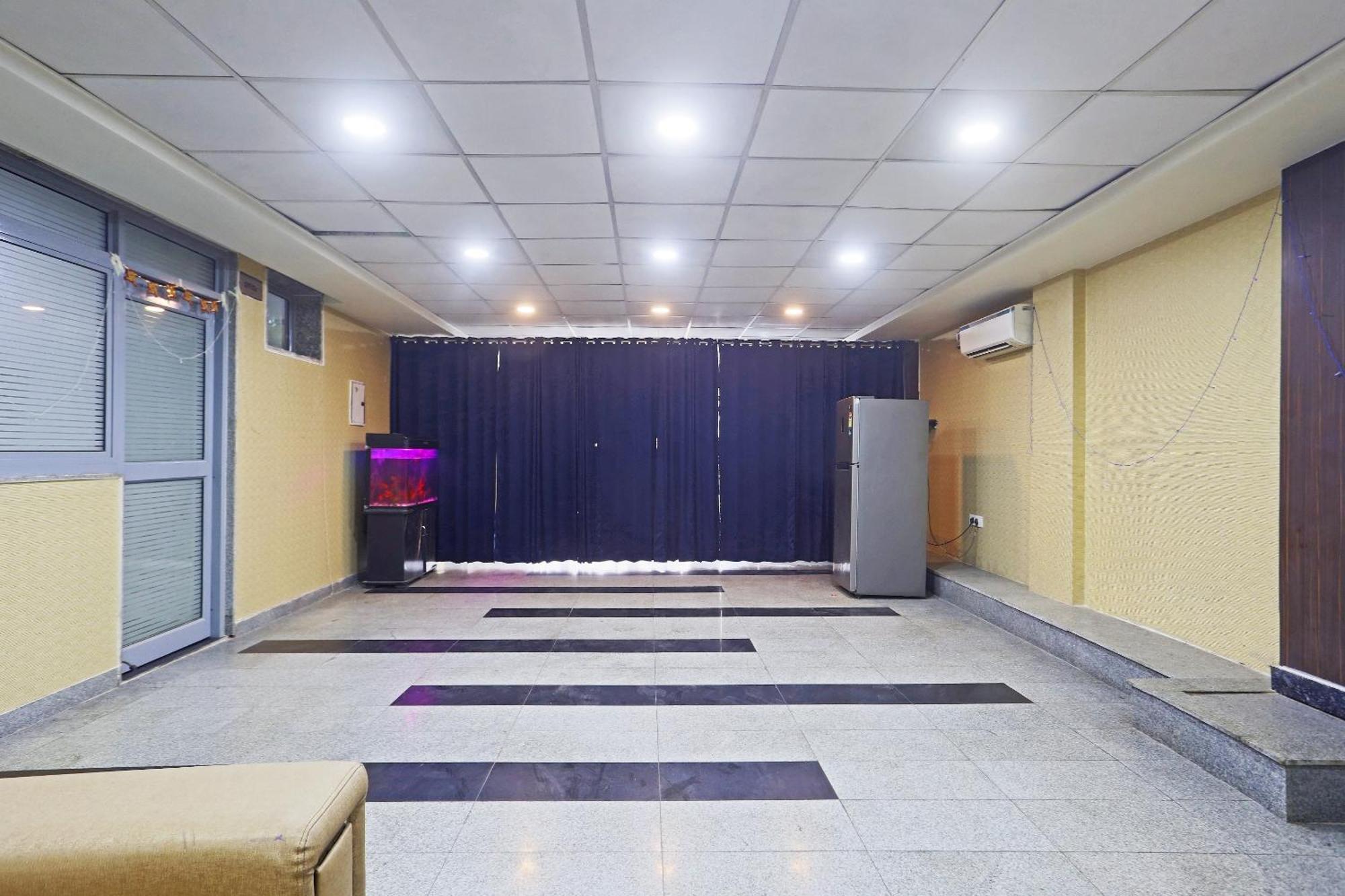 Hotel Aerostar Gold - Opposite Max Healthcare 德里 外观 照片