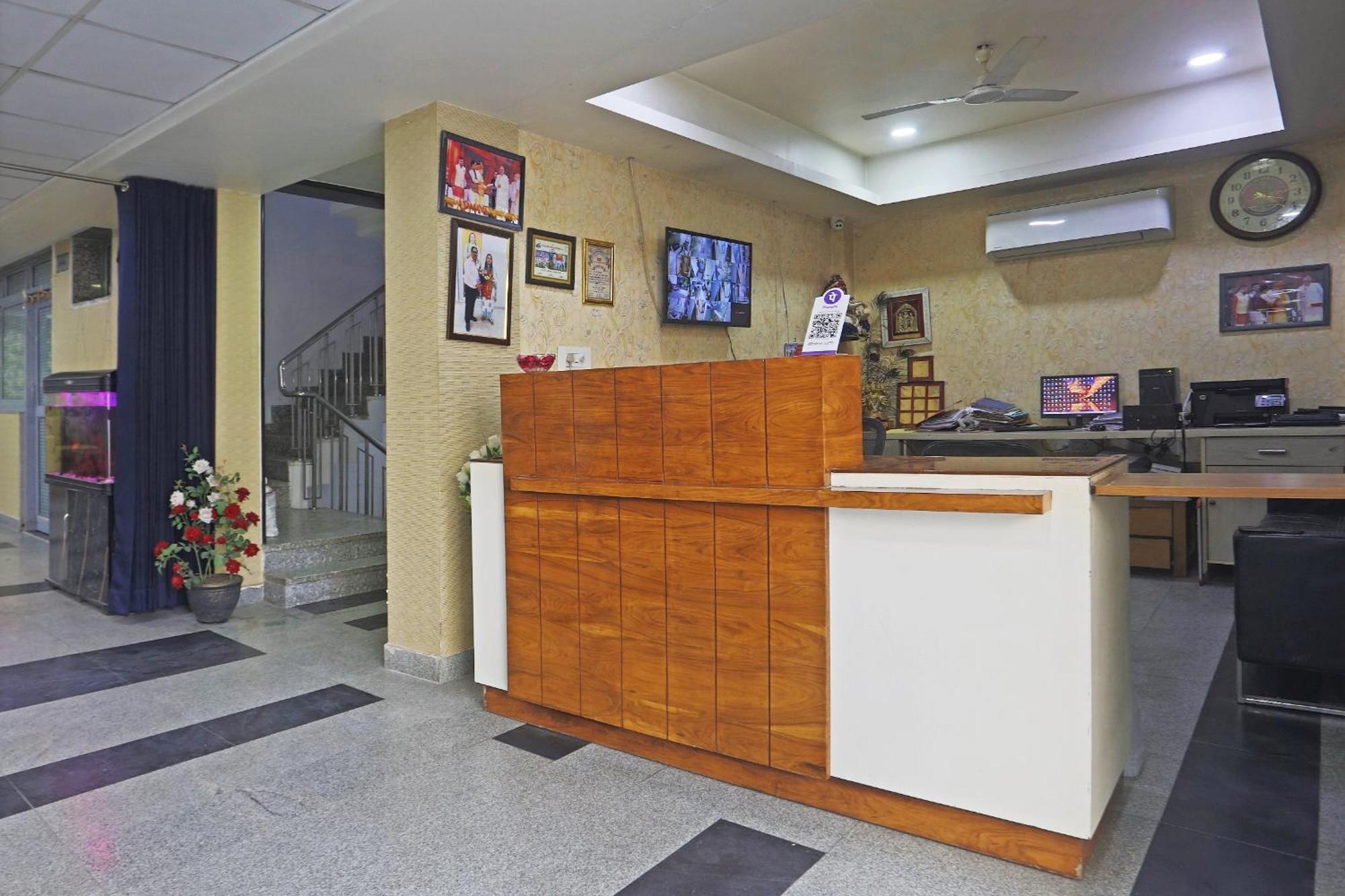 Hotel Aerostar Gold - Opposite Max Healthcare 德里 外观 照片