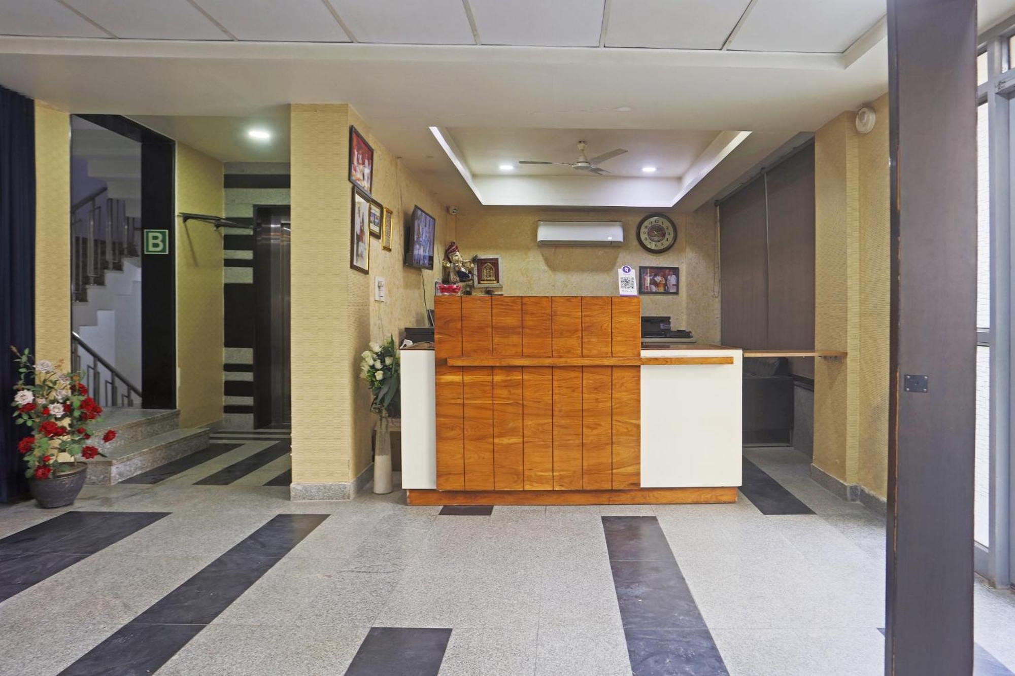 Hotel Aerostar Gold - Opposite Max Healthcare 德里 外观 照片