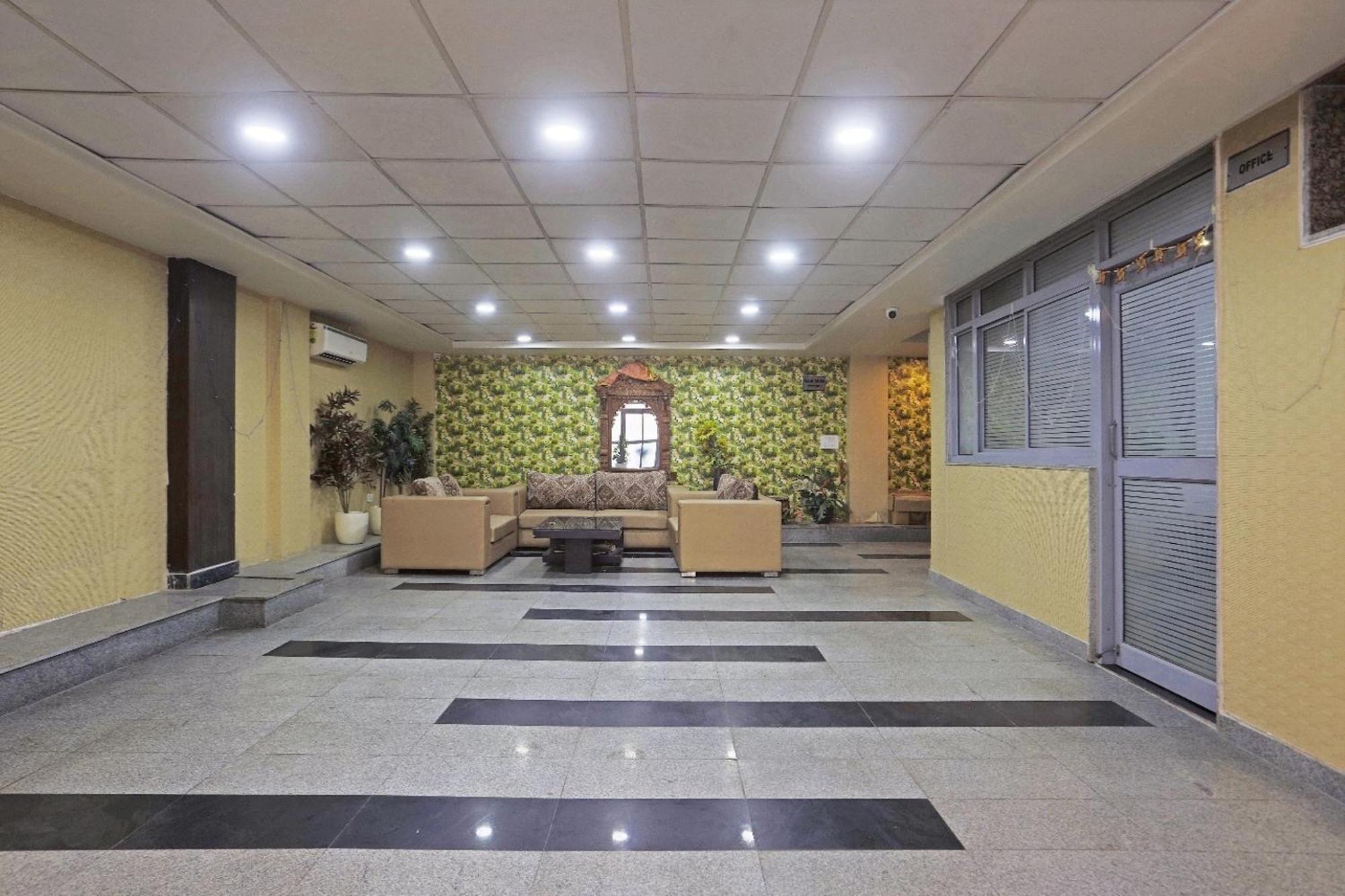 Hotel Aerostar Gold - Opposite Max Healthcare 德里 外观 照片