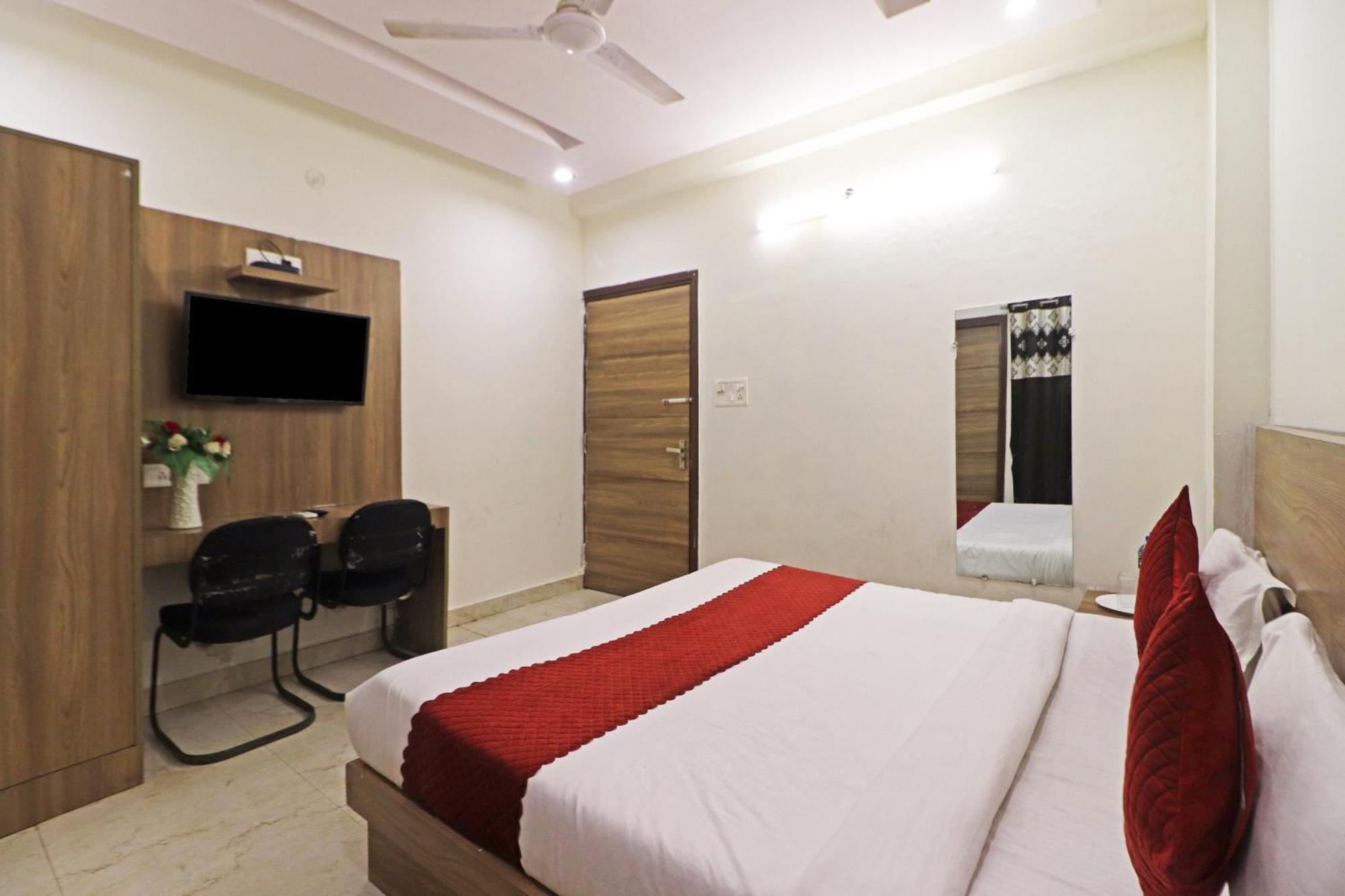Hotel Aerostar Gold - Opposite Max Healthcare 德里 外观 照片