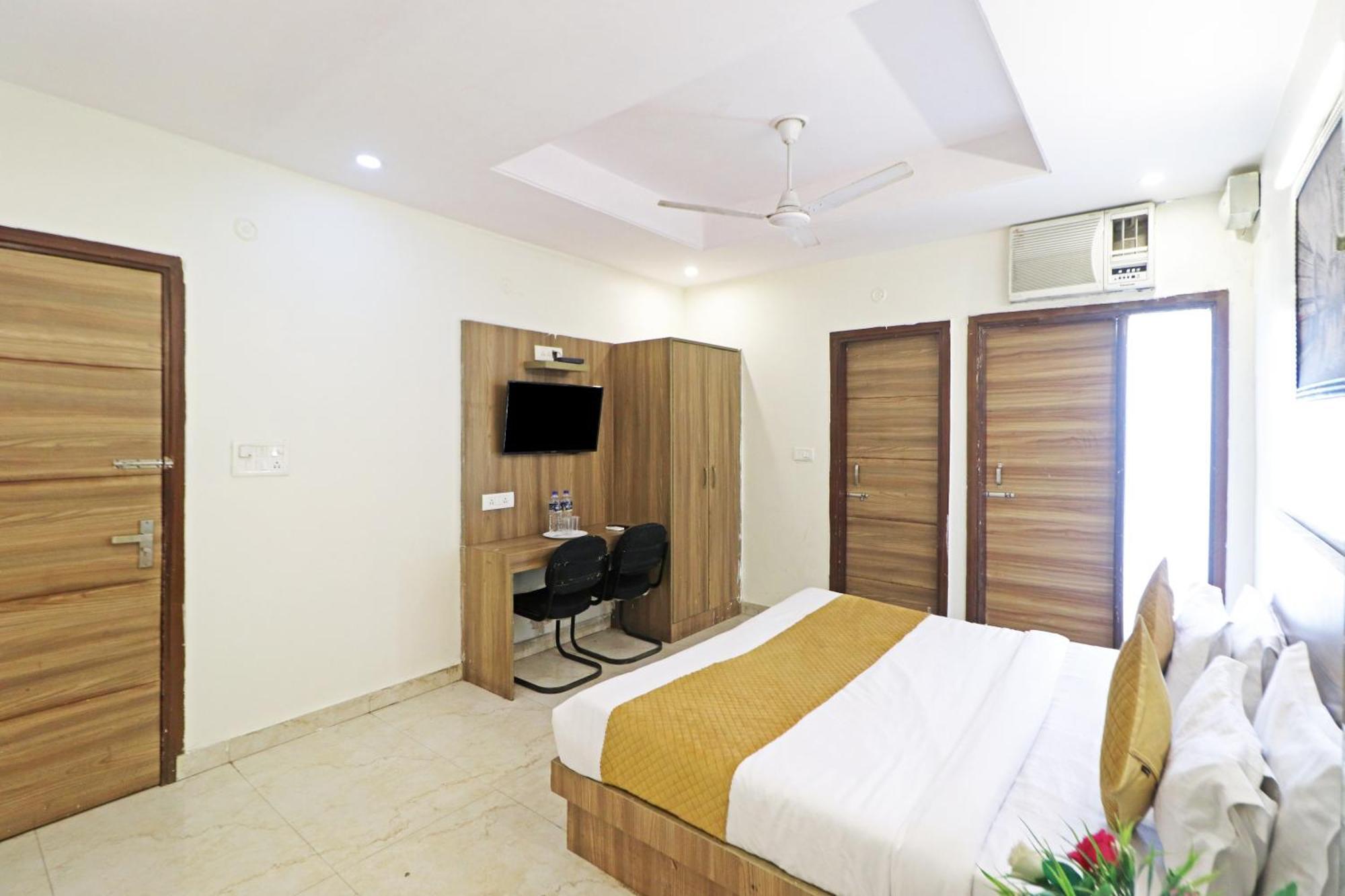 Hotel Aerostar Gold - Opposite Max Healthcare 德里 外观 照片
