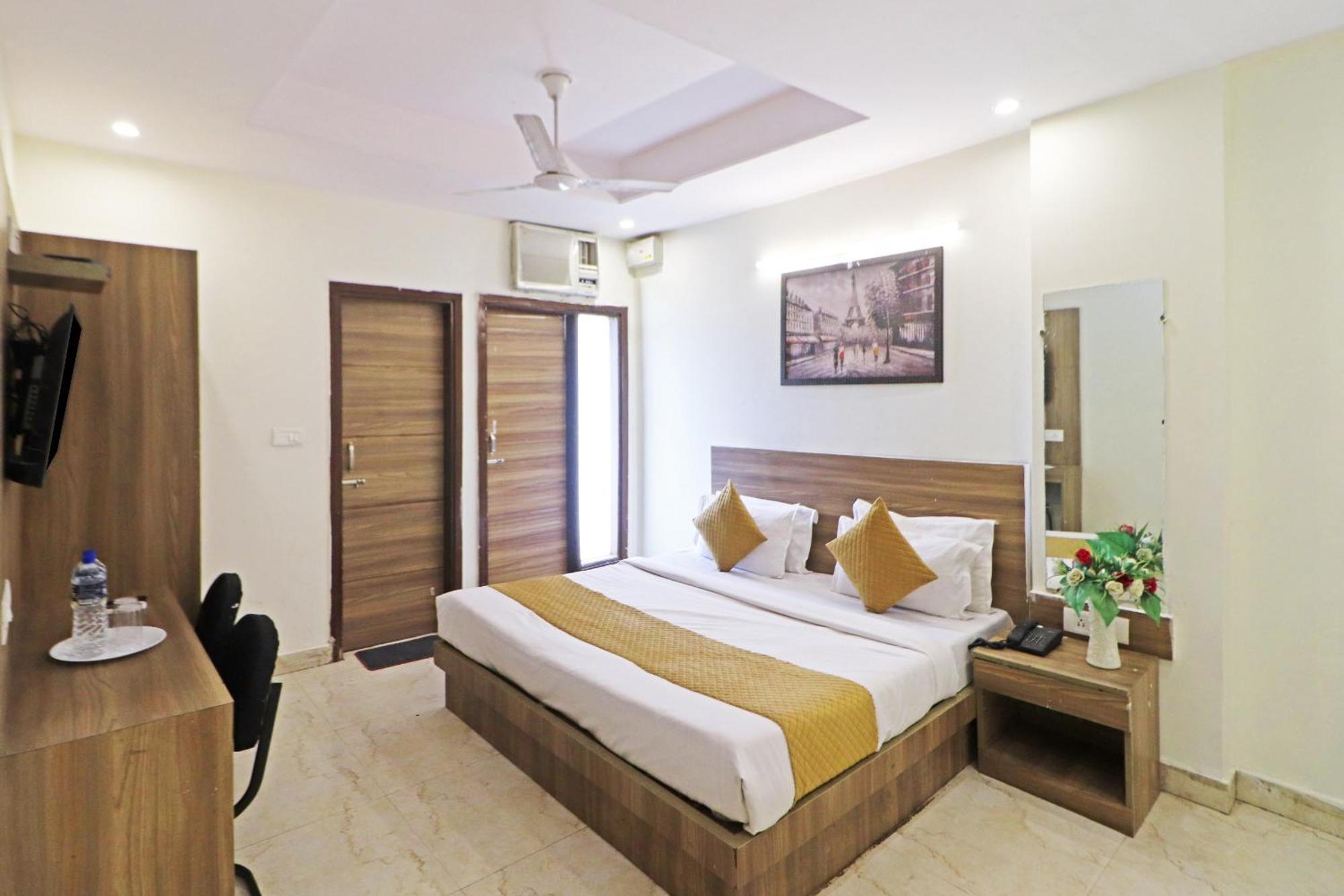 Hotel Aerostar Gold - Opposite Max Healthcare 德里 外观 照片