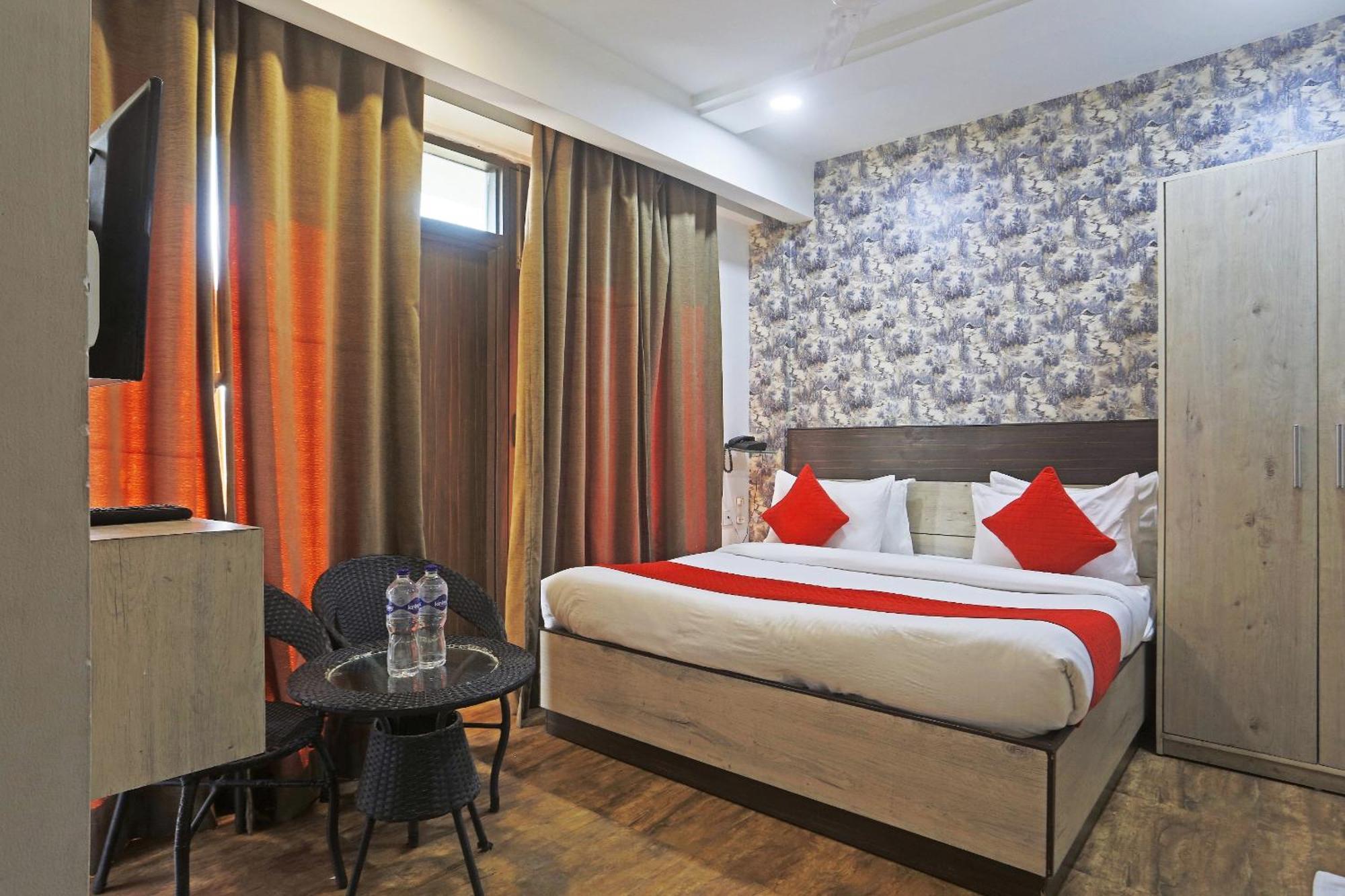 Hotel Aerostar Gold - Opposite Max Healthcare 德里 外观 照片
