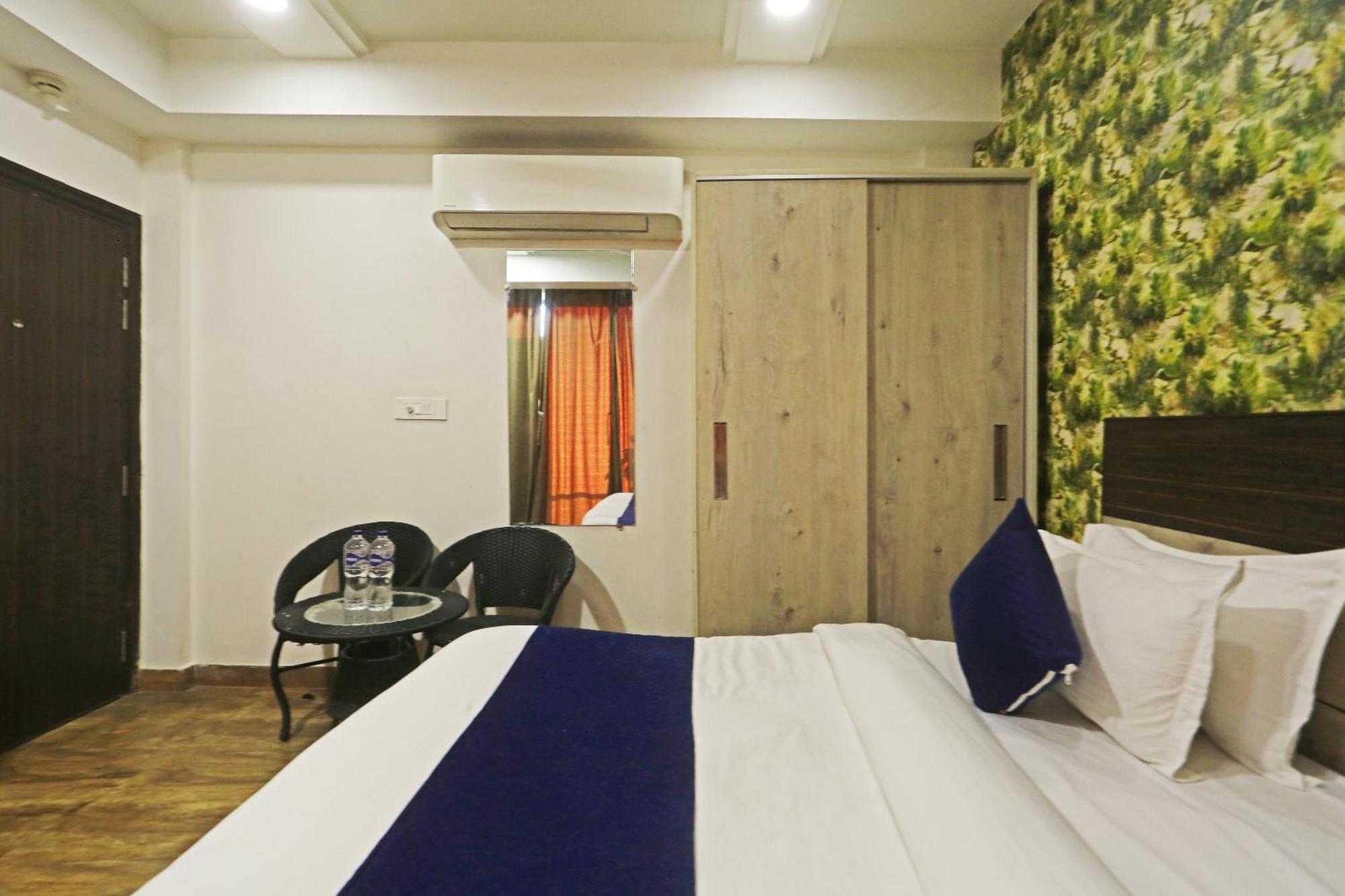 Hotel Aerostar Gold - Opposite Max Healthcare 德里 外观 照片