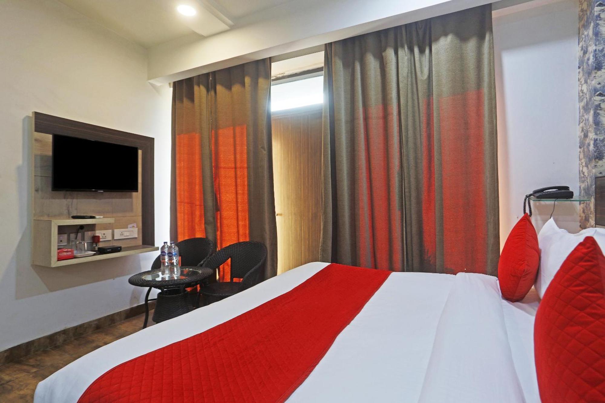 Hotel Aerostar Gold - Opposite Max Healthcare 德里 外观 照片