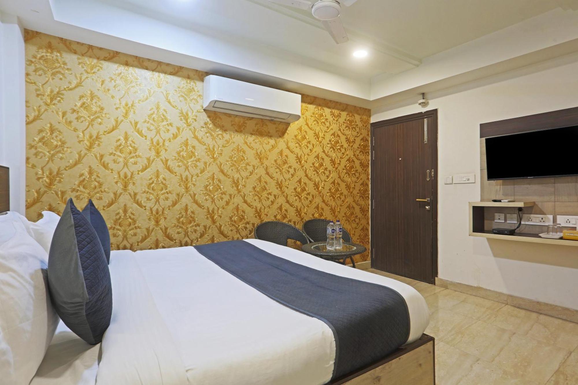 Hotel Aerostar Gold - Opposite Max Healthcare 德里 外观 照片