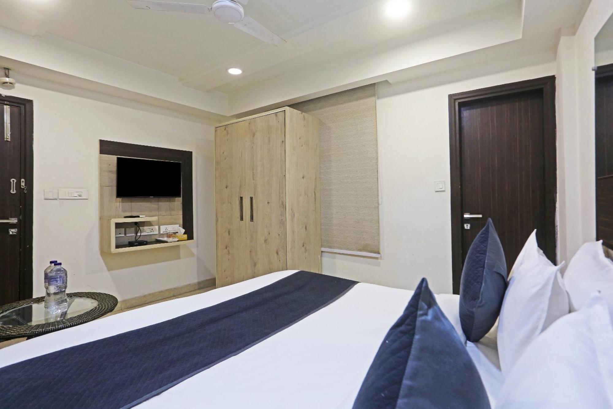 Hotel Aerostar Gold - Opposite Max Healthcare 德里 外观 照片