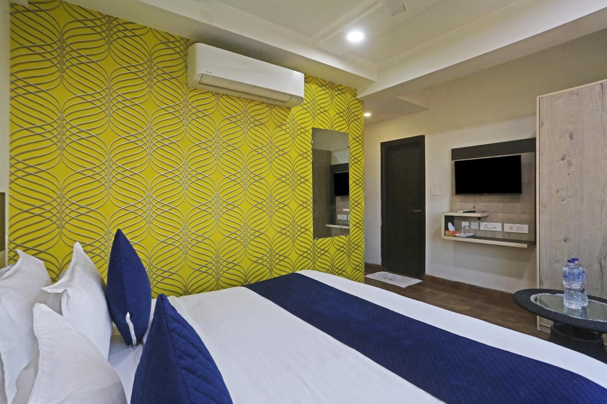 Hotel Aerostar Gold - Opposite Max Healthcare 德里 外观 照片