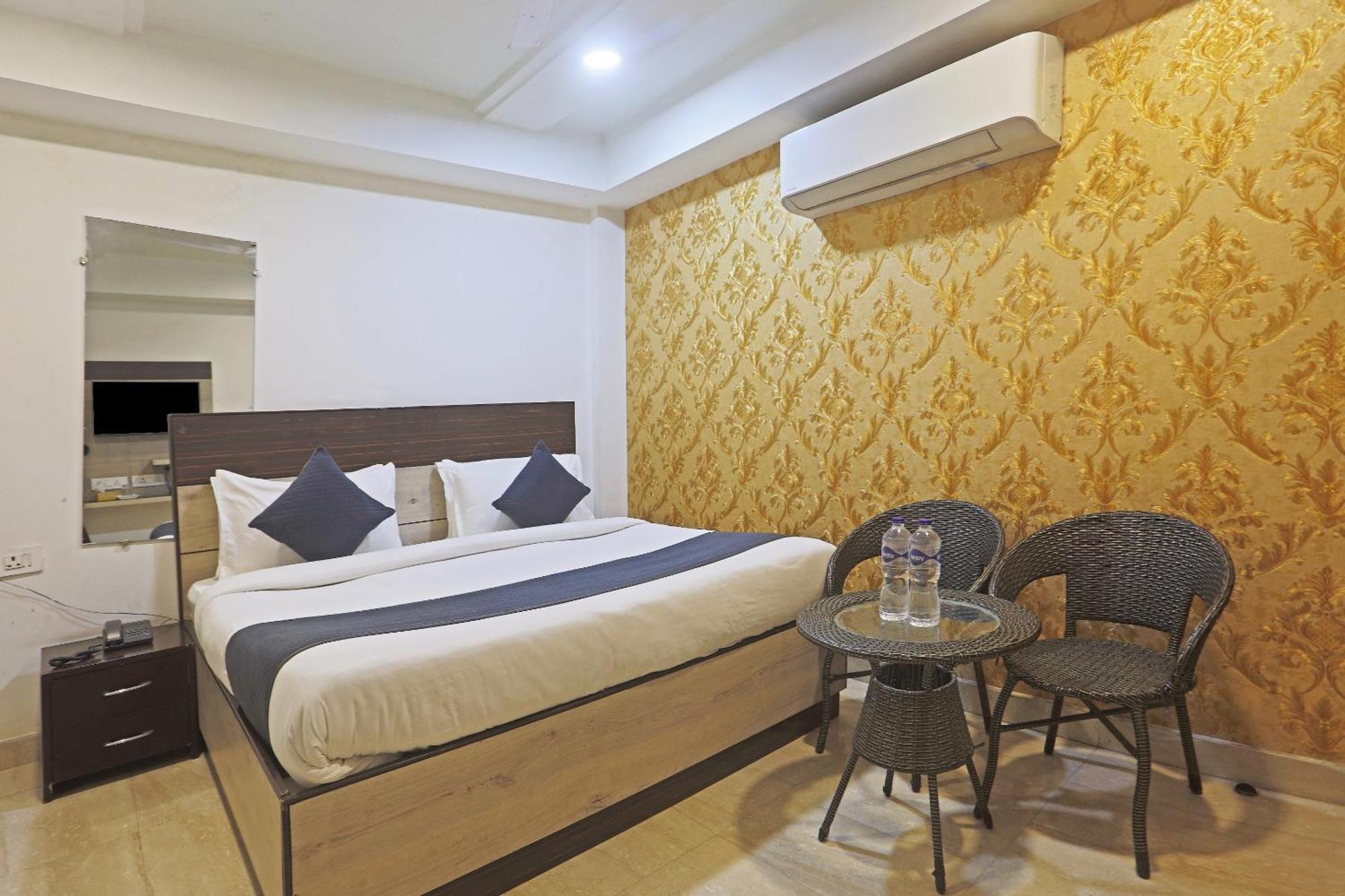 Hotel Aerostar Gold - Opposite Max Healthcare 德里 外观 照片