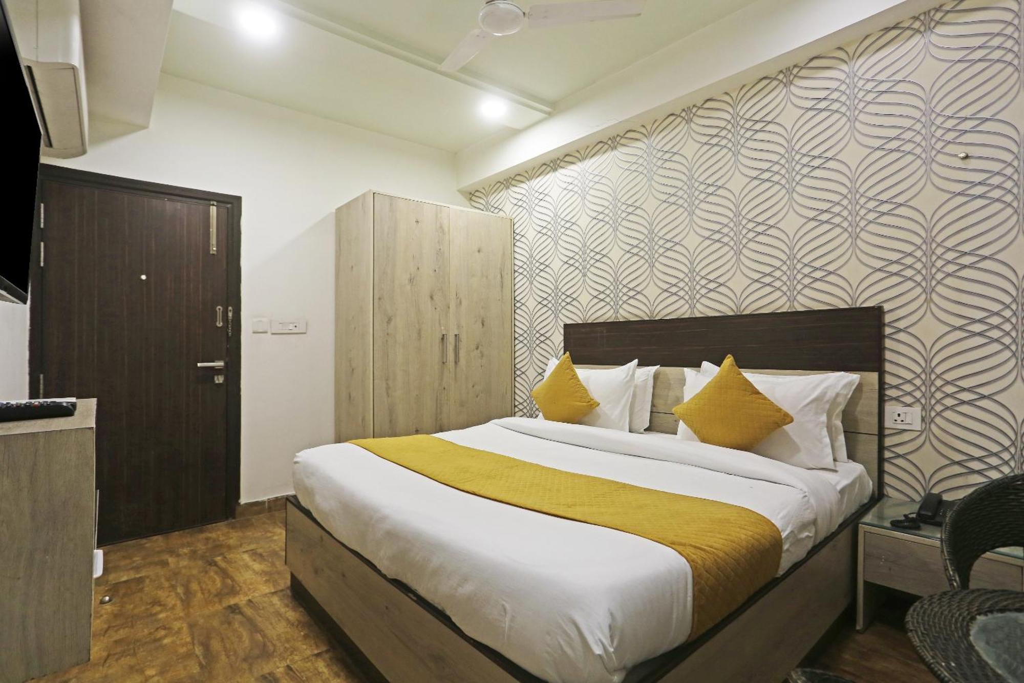 Hotel Aerostar Gold - Opposite Max Healthcare 德里 外观 照片